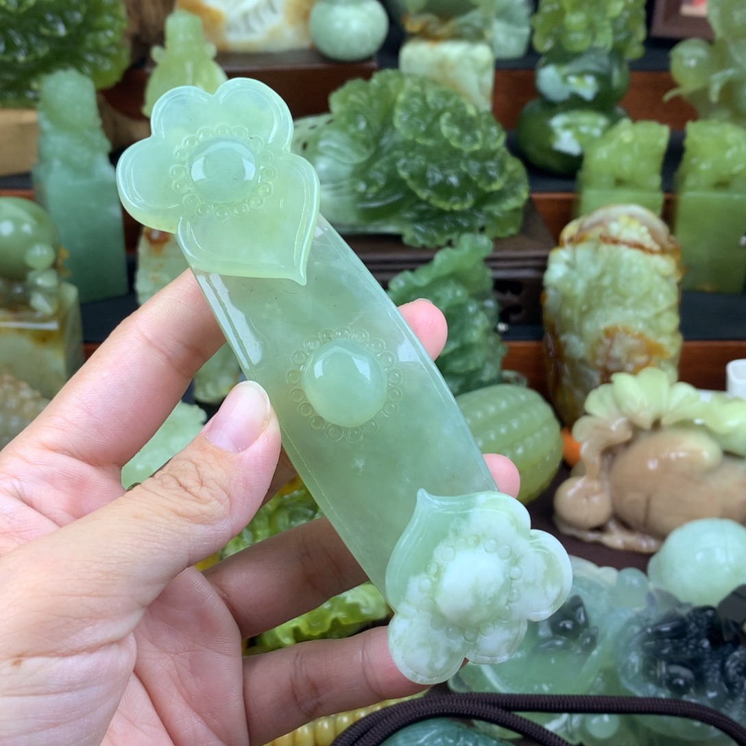 未镶嵌岫玉手把件