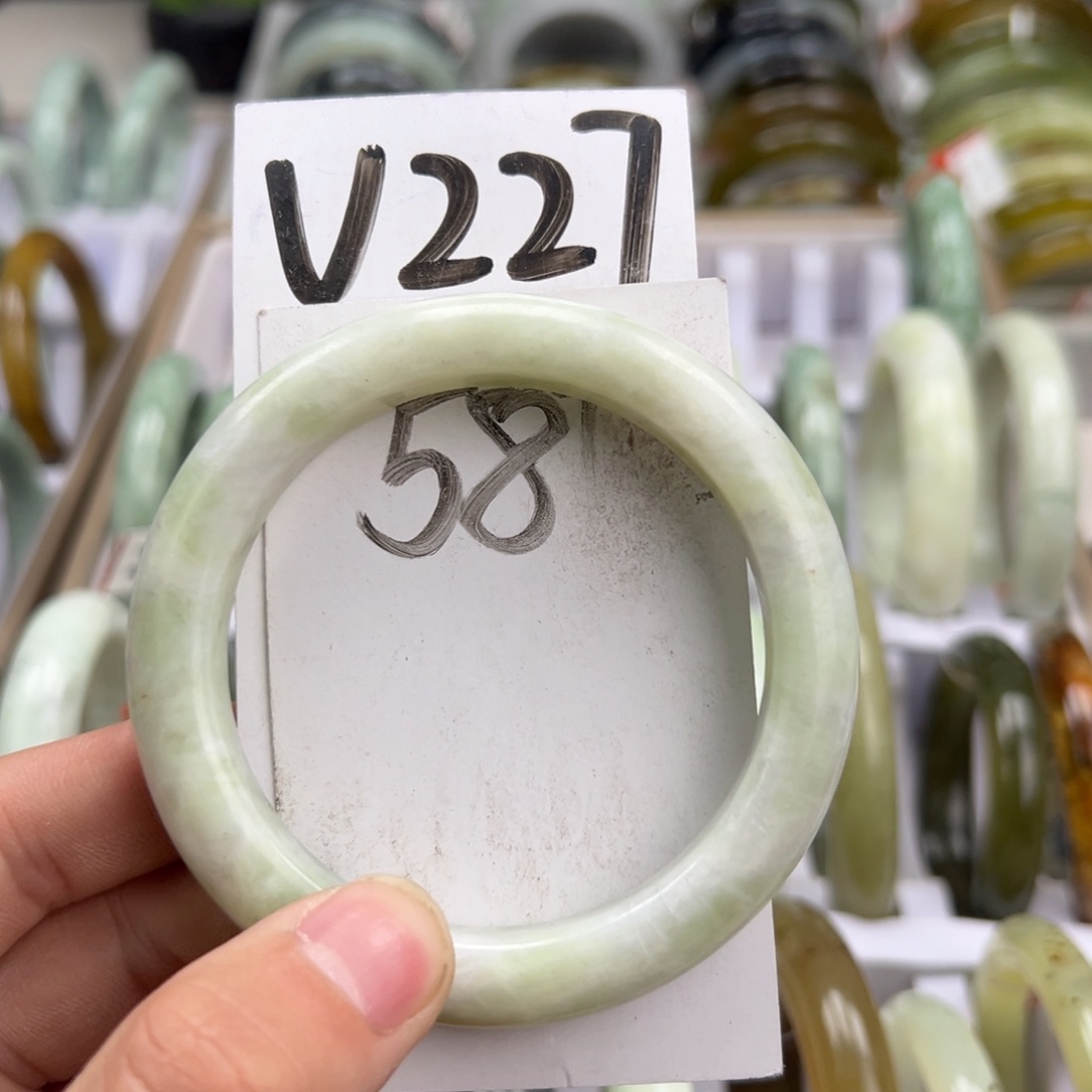 岫玉手镯未镶嵌天然岫玉