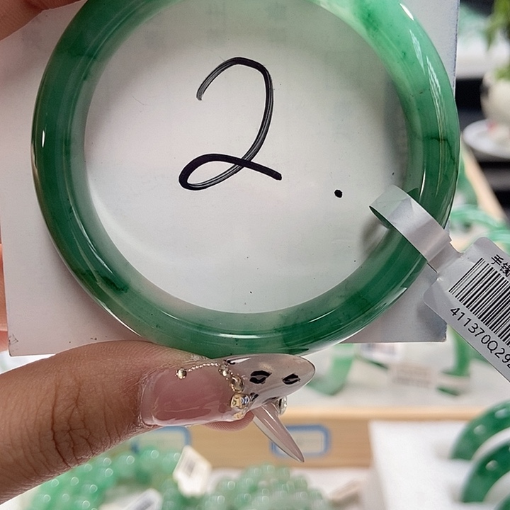 石英质玉手镯未镶嵌天然A货非洲翠手镯