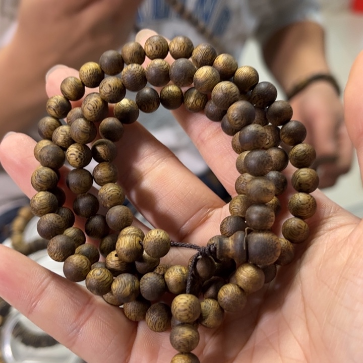 沉香手串0.7圆珠多圈多样性发1