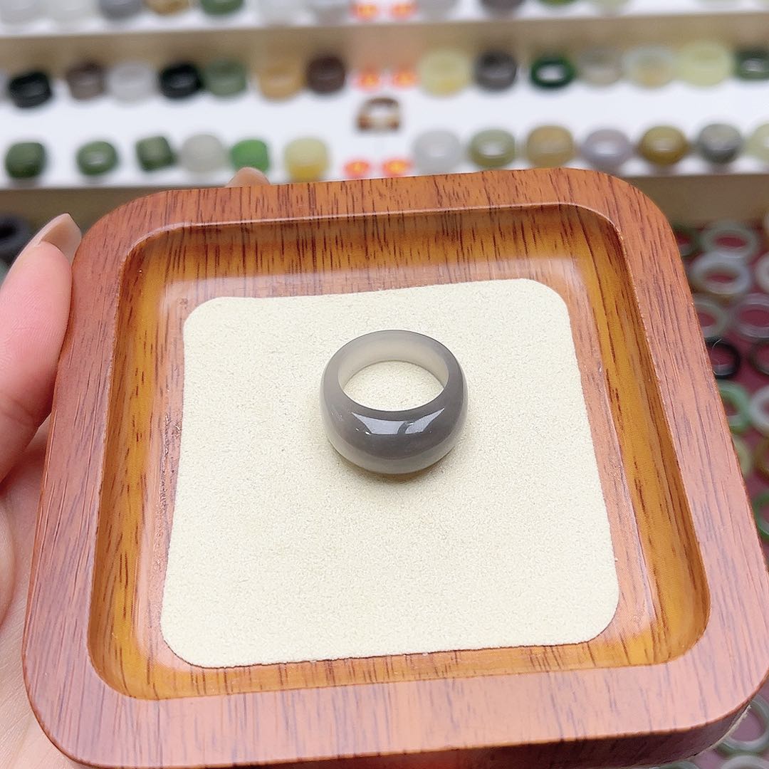 玉***生和田玉戒指未镶嵌