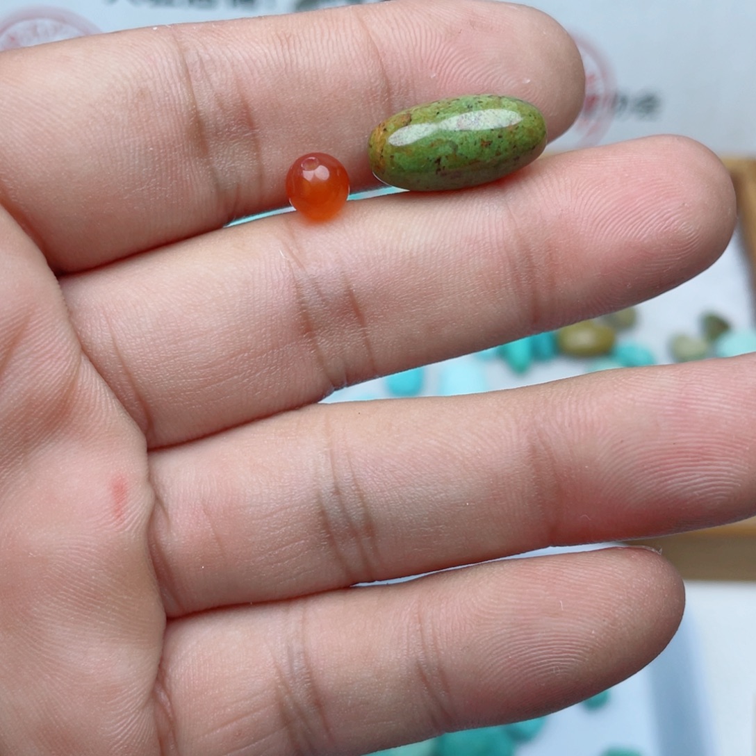 颈饰未镶嵌南红玛瑙585