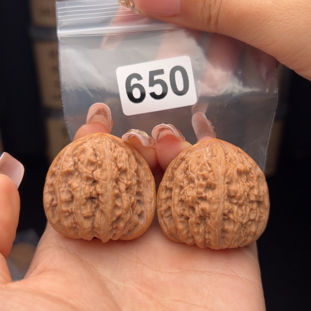 文玩核桃吊坠三角密纹39