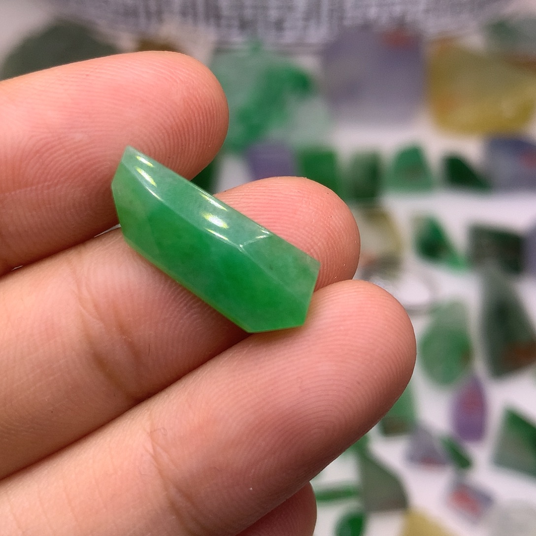 定制翡翠未镶嵌天然翡翠定制