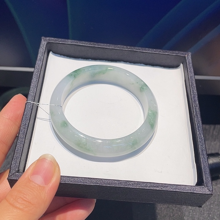 翡翠未镶嵌手镯翡翠手镯
