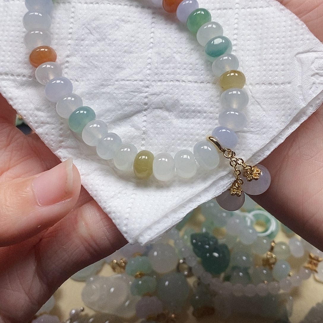 翡翠颈饰未镶嵌l*l闪