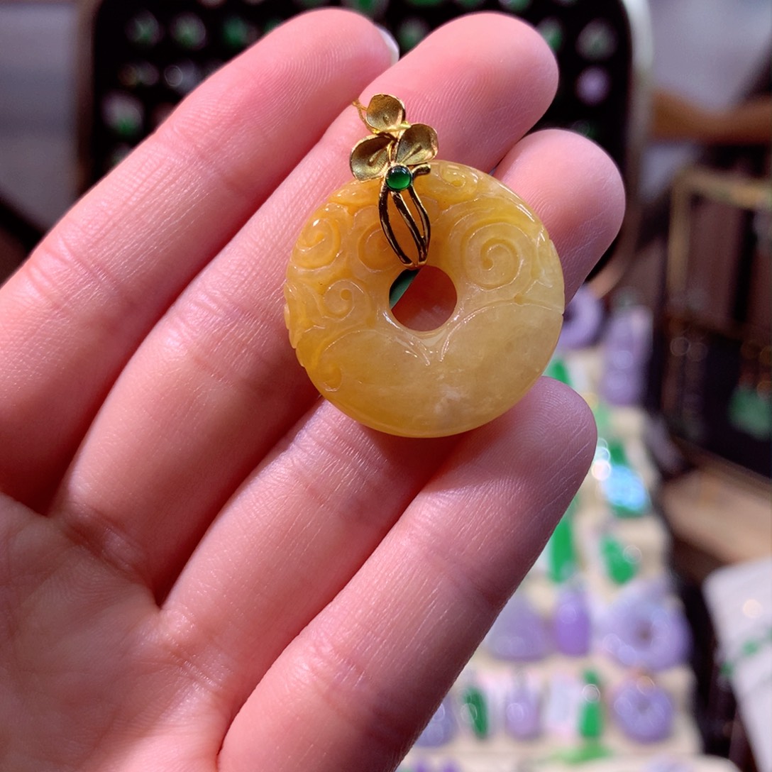 翡翠颈饰18K金镶嵌翡翠