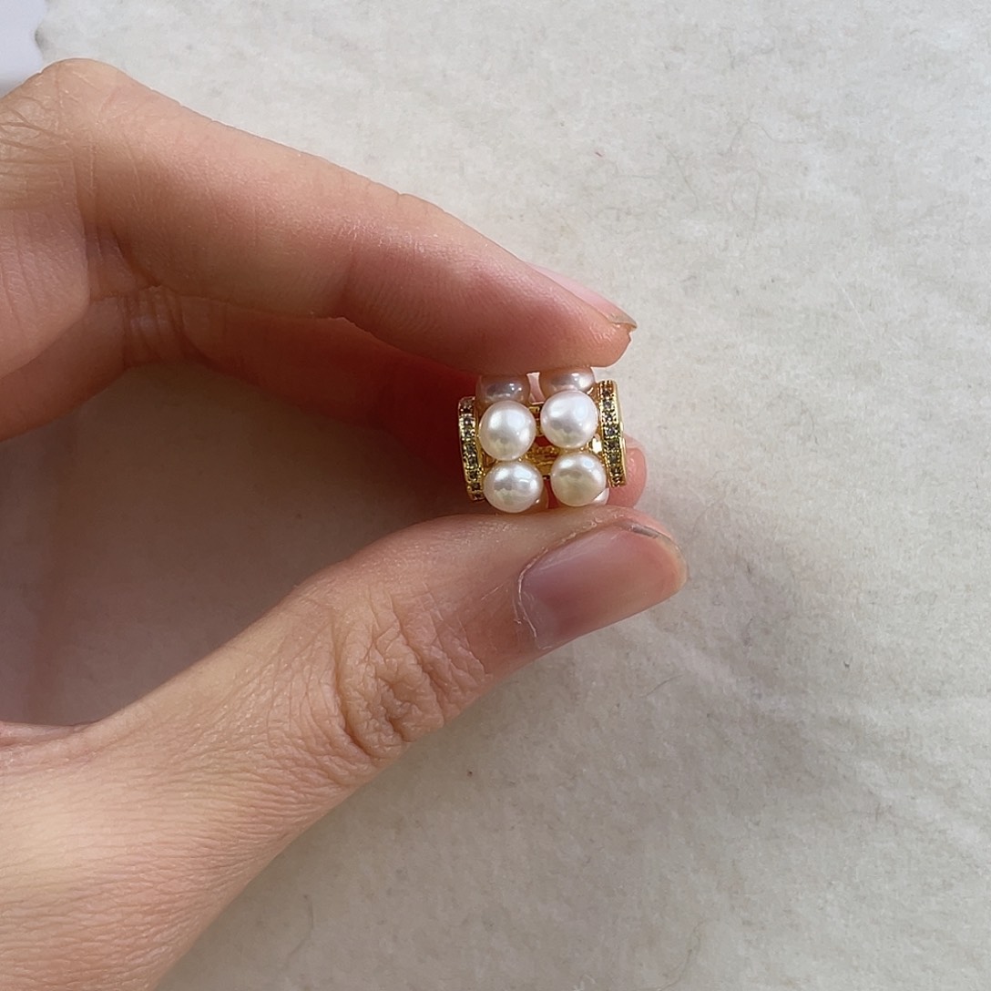 淡水珍珠耳饰未镶嵌