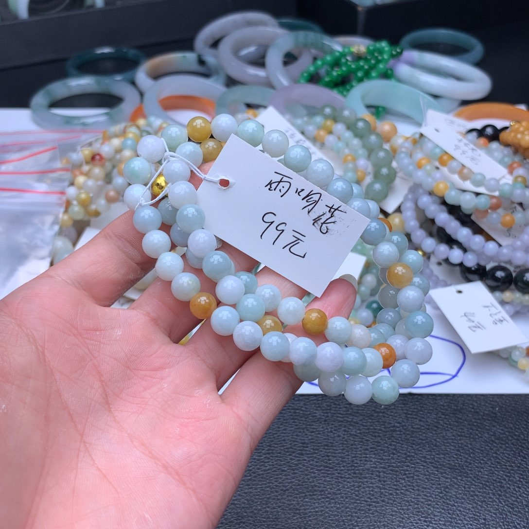 翡翠手镯未镶嵌雨***花