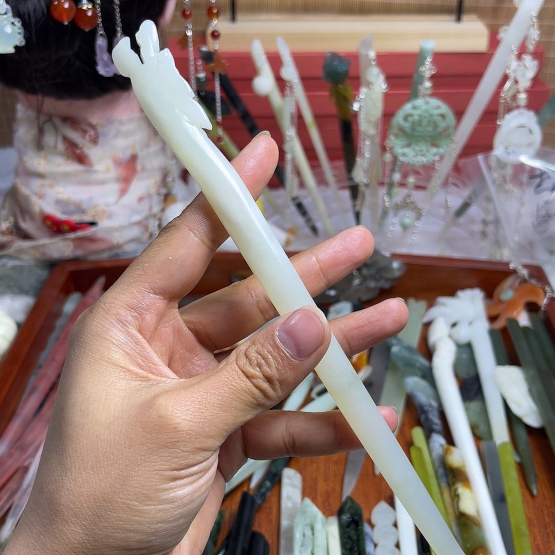 蛇纹石玉发饰未镶嵌