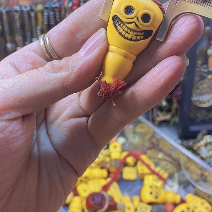 黄色尸陀林料器三通一个福利出