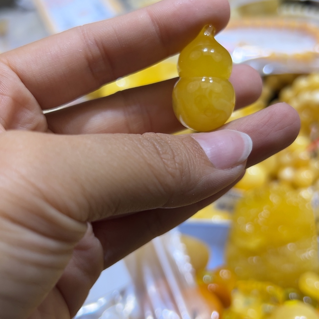 琥珀珠宝奇石未镶嵌