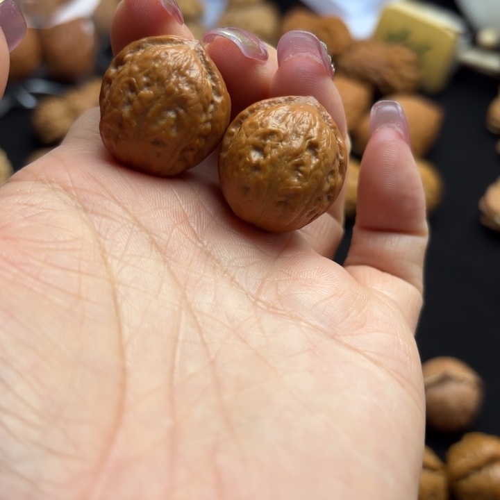 文玩核桃把件小龙蛋手捻622