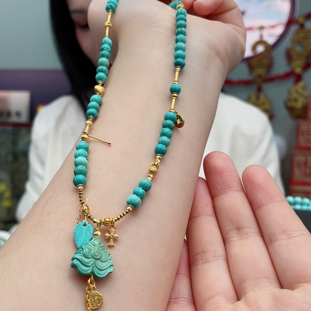 绿松石颈饰18K金镶嵌