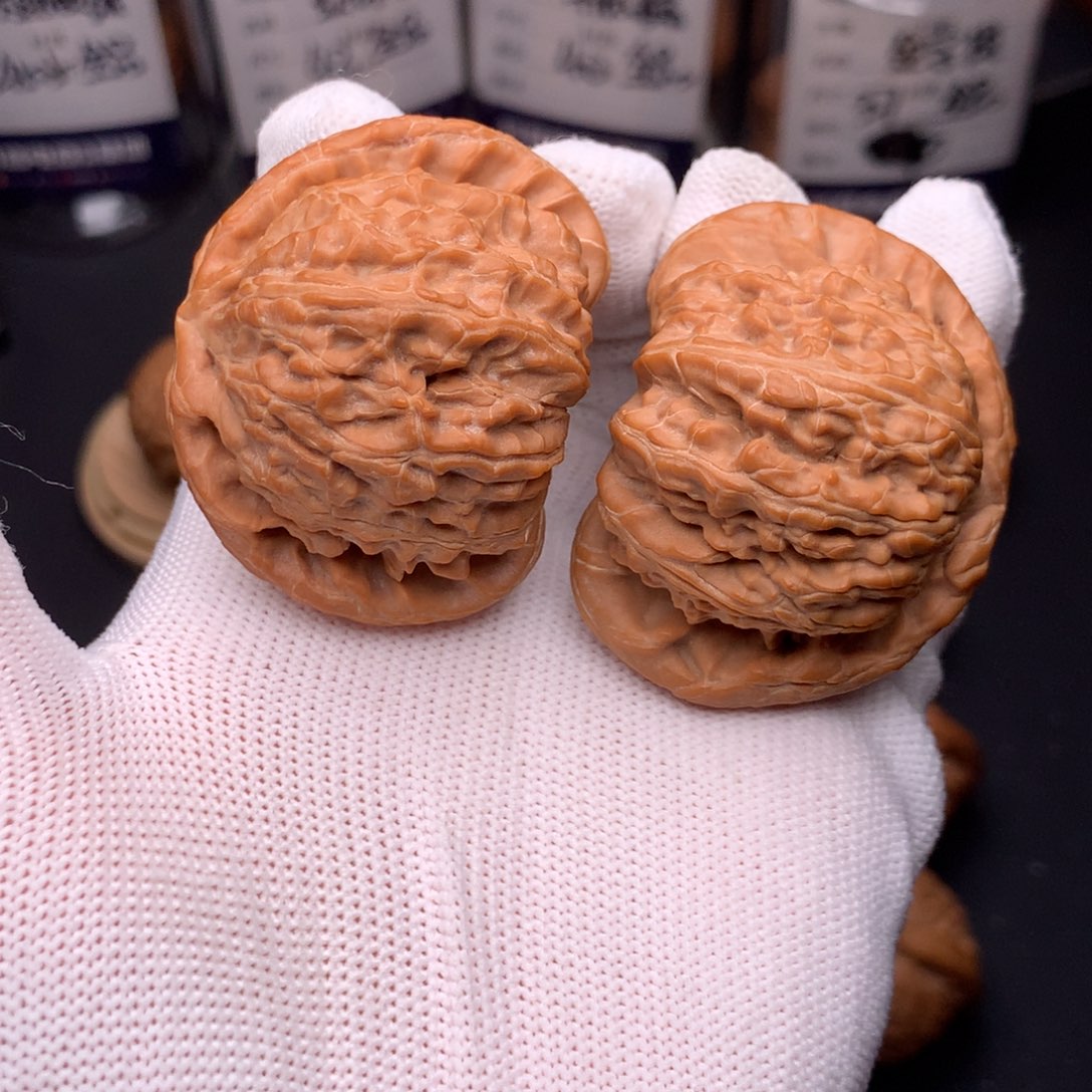 文玩核桃吊坠45.5白狮子