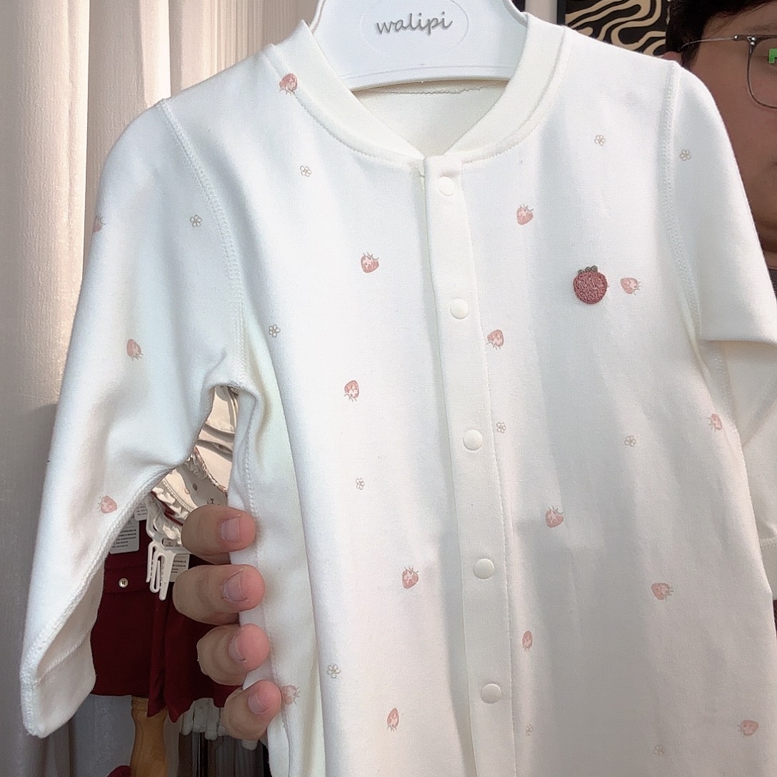 请****草莓长袖连体73码