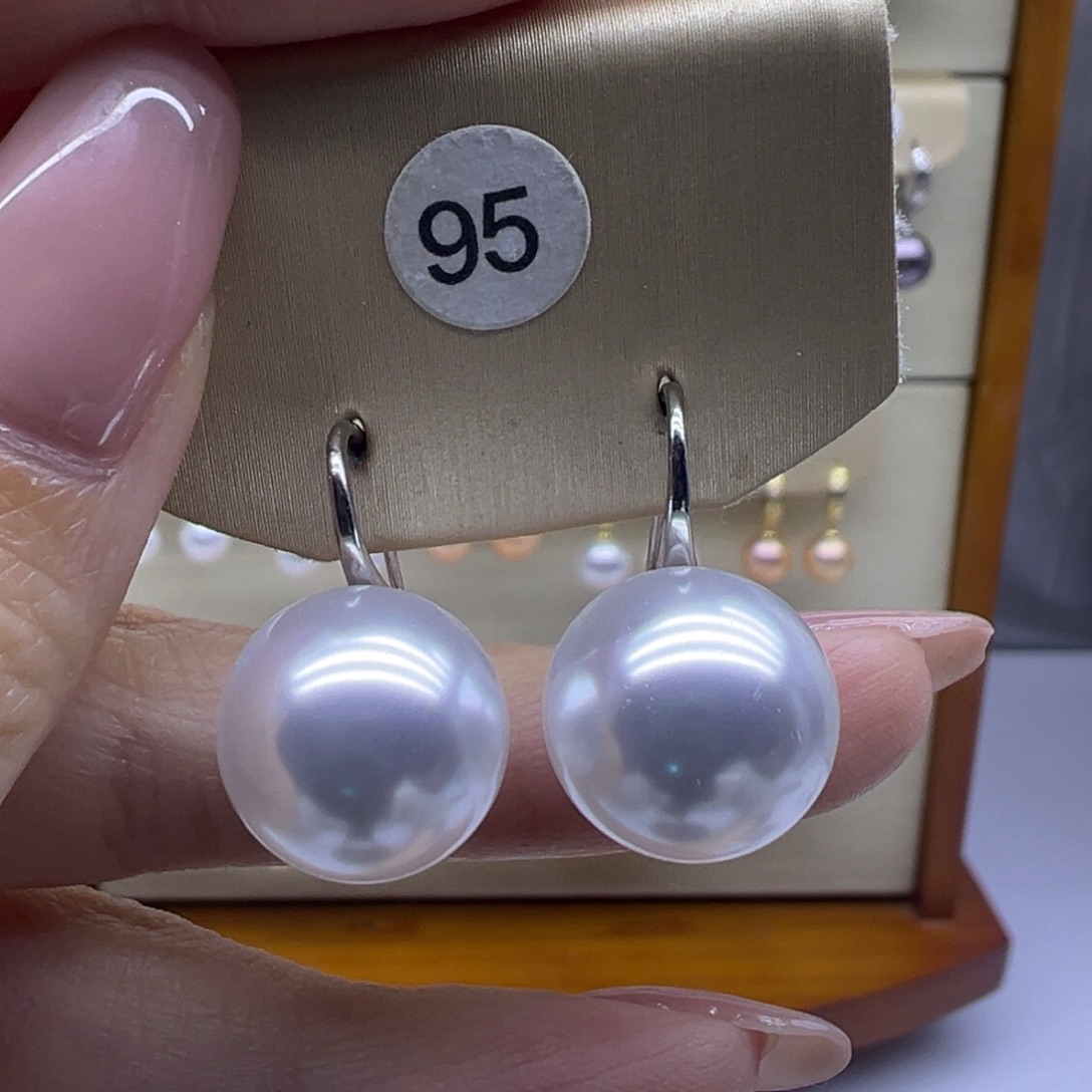 未镶嵌淡水珍珠耳饰