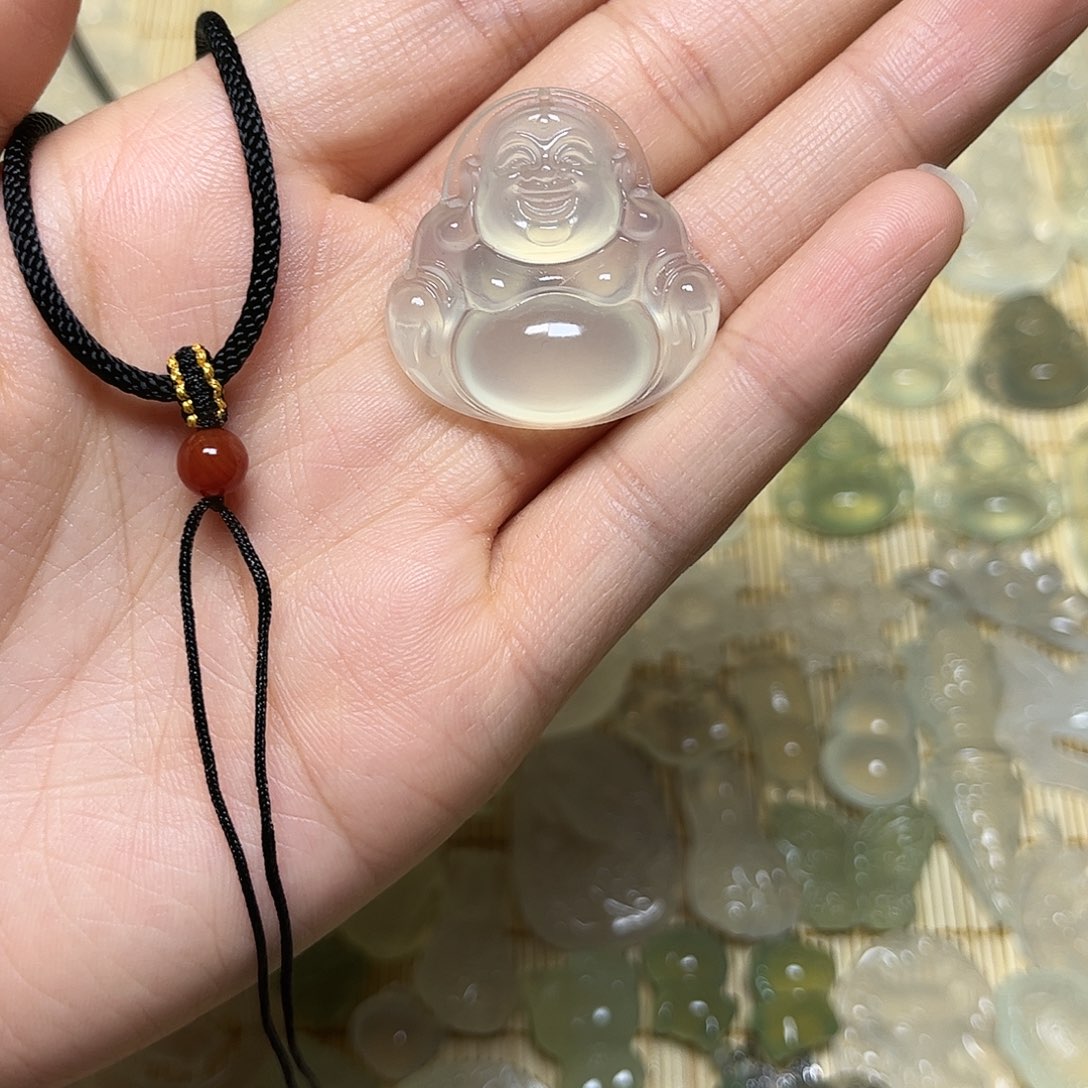 s****蛇纹石玉未镶嵌颈饰