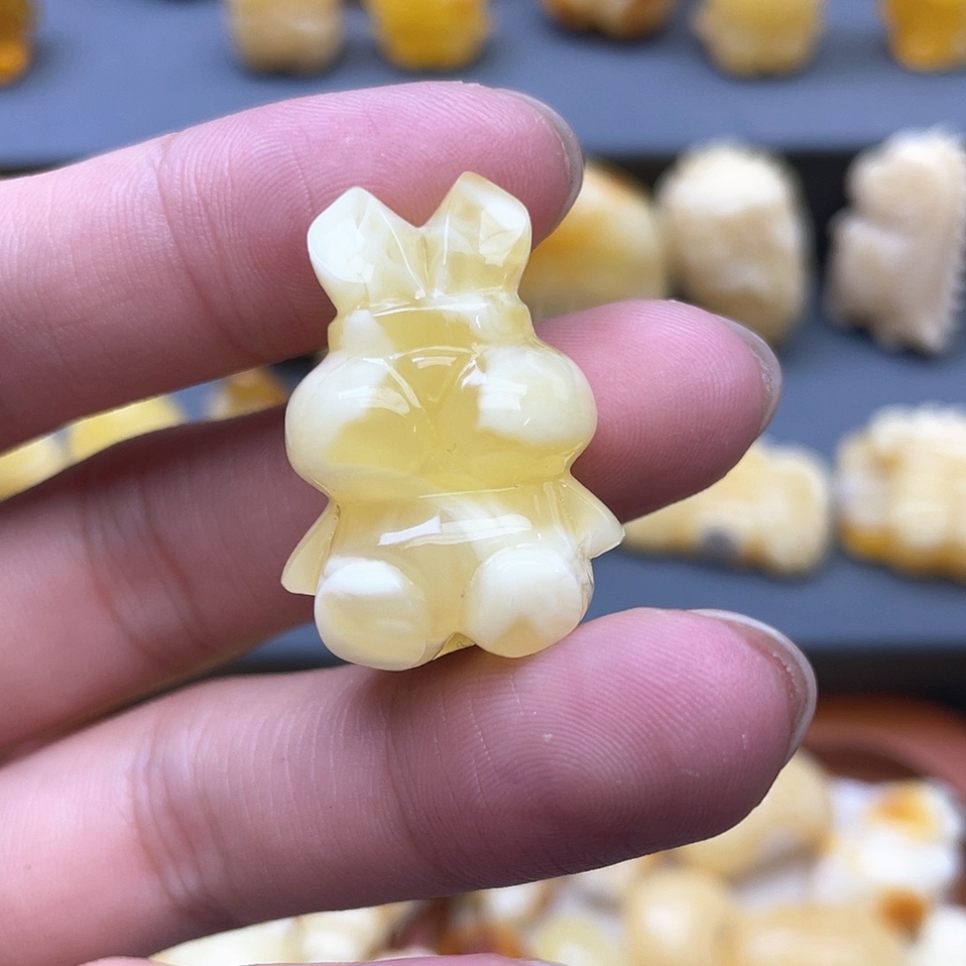 琥珀裸石未镶嵌蜜蜡