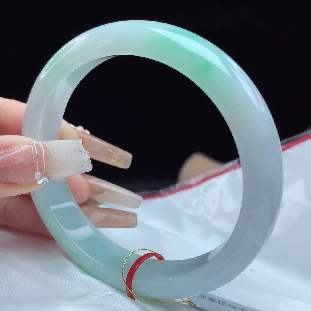 翡翠手镯未镶嵌58圈3941