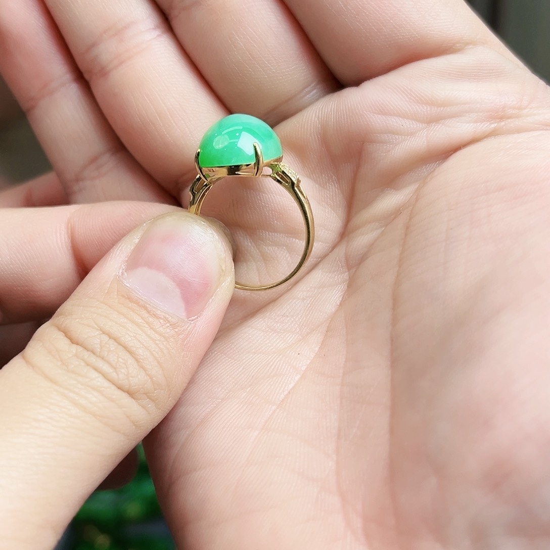 翡翠颈饰18K金镶嵌戒指