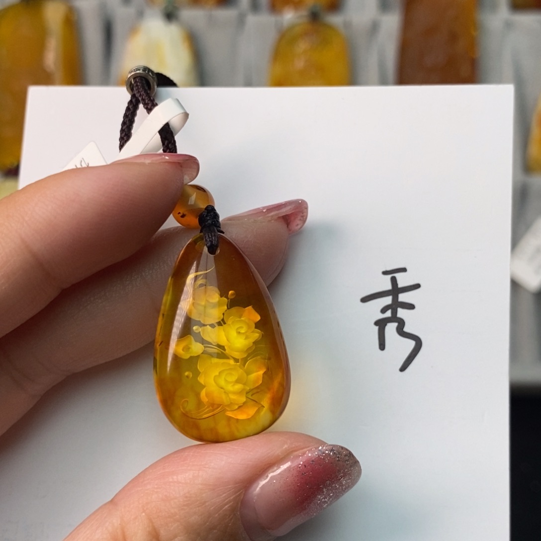 琥珀珠宝奇石未镶嵌