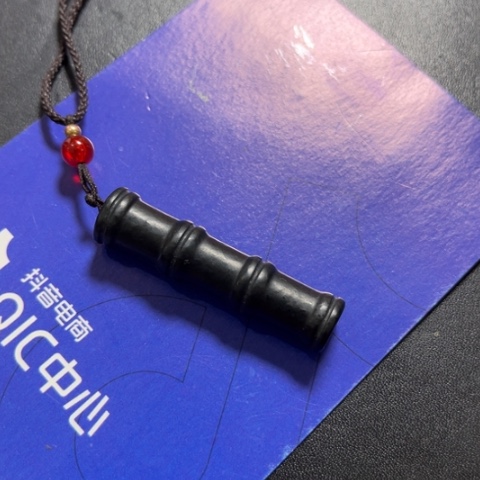 和田玉颈饰未镶嵌瓷**艺