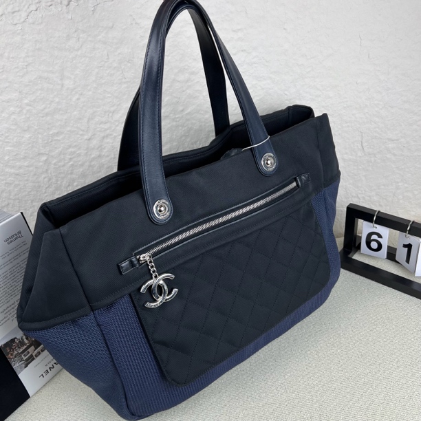 95新 Chanel/香奈儿 蓝黑帆布拼皮单肩托特包底长42 17开