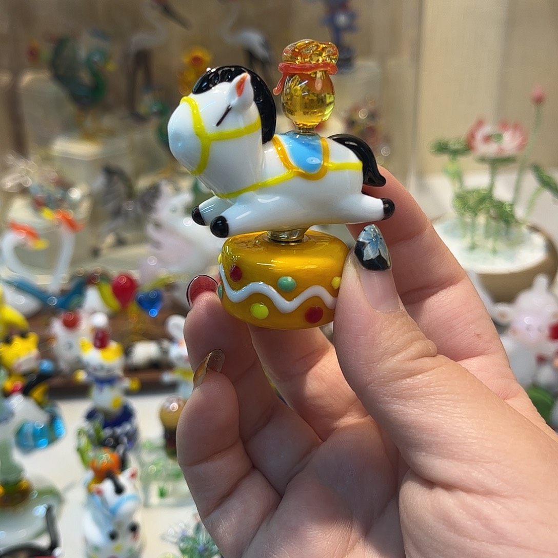 琉璃手工艺品马上暴富旋转