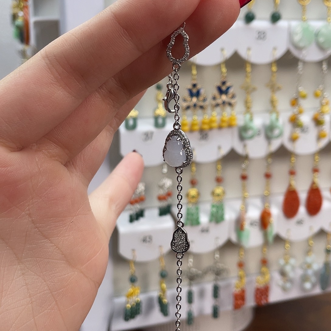 翡翠未镶嵌耳饰手链