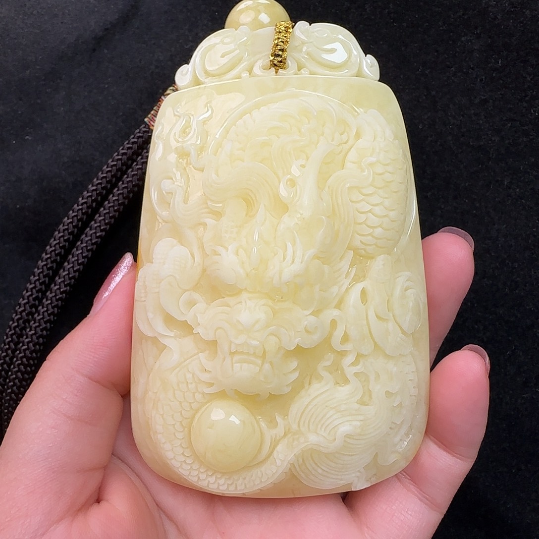 蜜蜡未镶嵌珠宝奇石