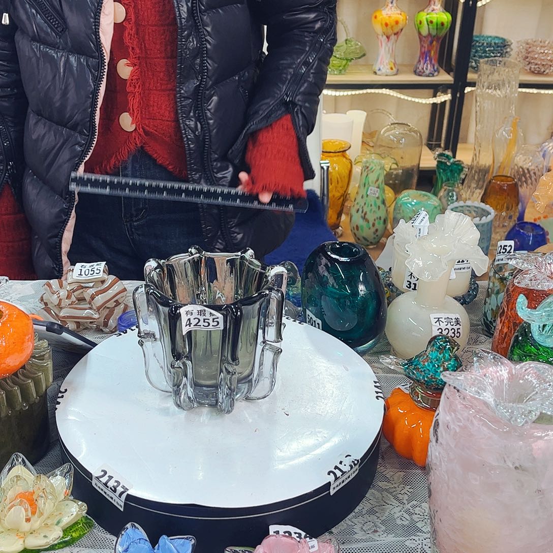 4255 家悦琉璃工艺品瑕