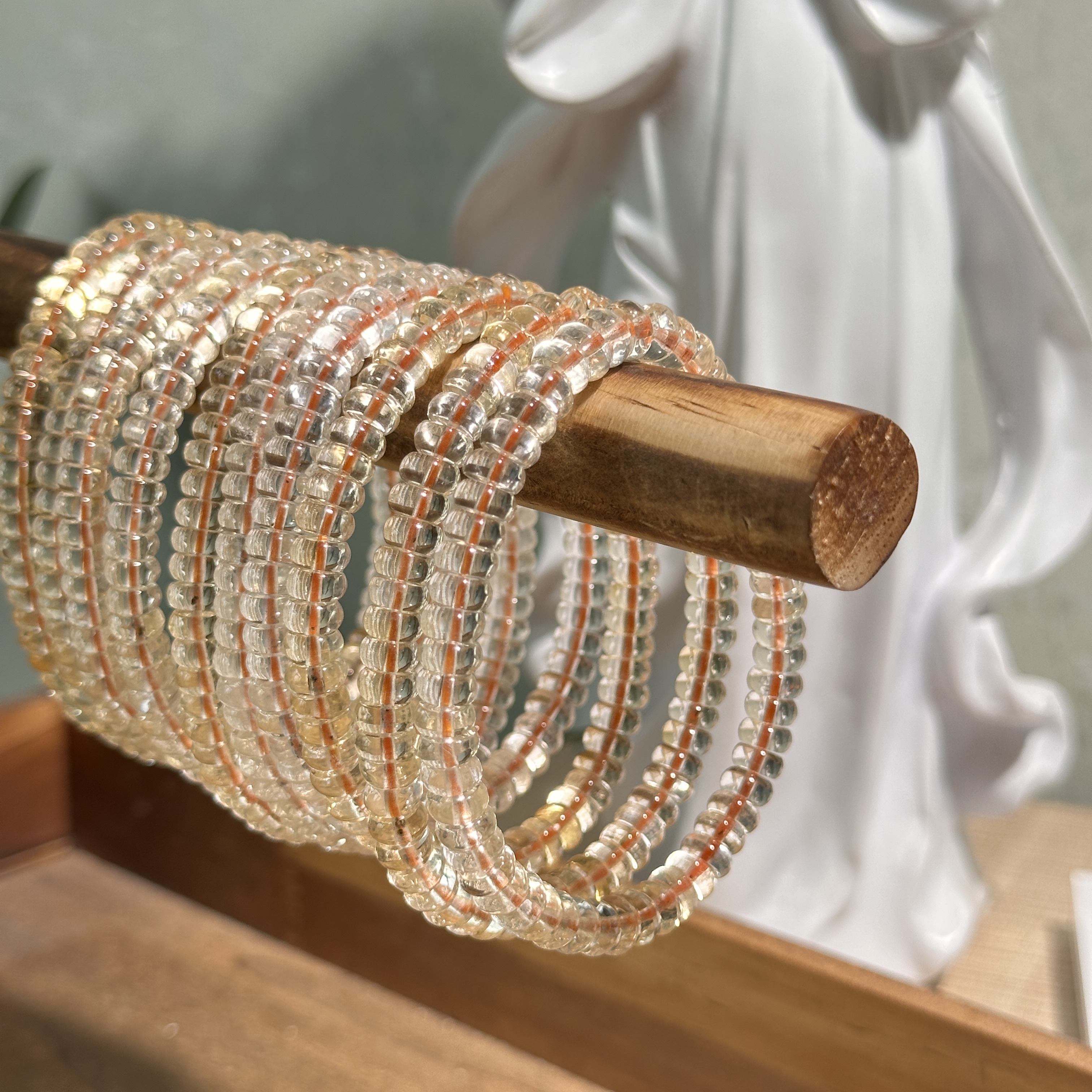 H208 天然黄水晶直切珠手串 多样性发其一