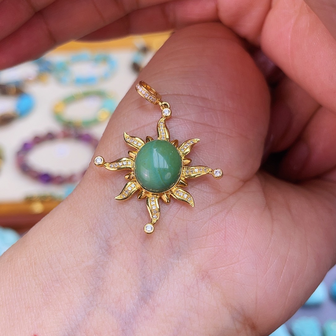 绿松石吊坠(不含链)18K金镶嵌