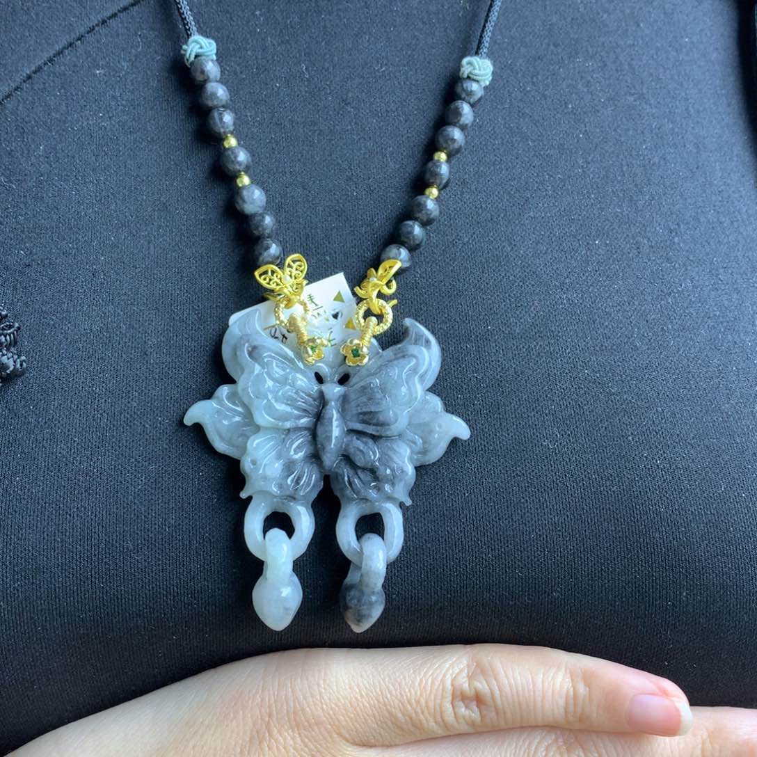 翡翠颈饰未镶嵌翡翠