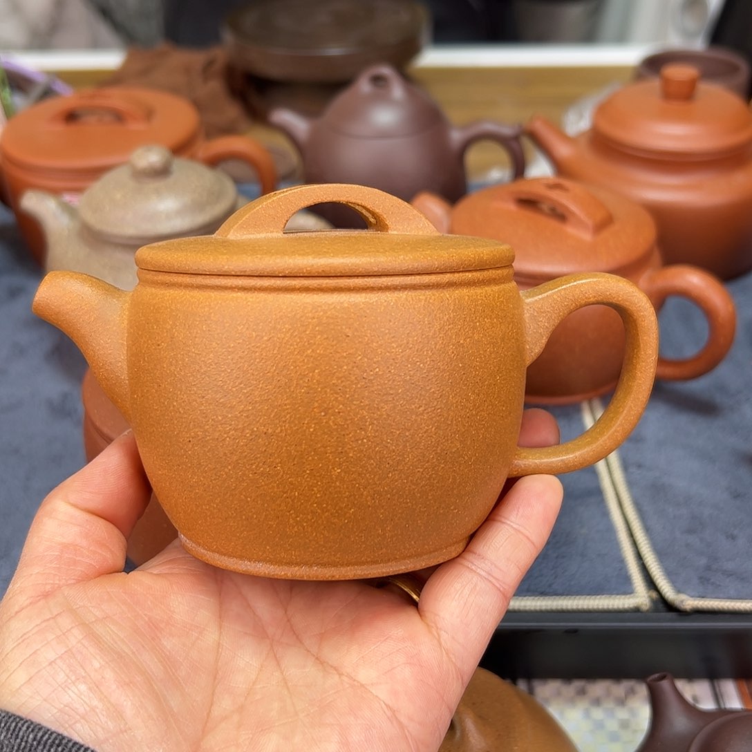 紫砂茶壶汉瓦300cc黄金段