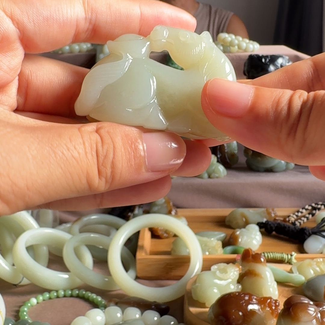 和田玉（糖玉）未镶嵌颈饰