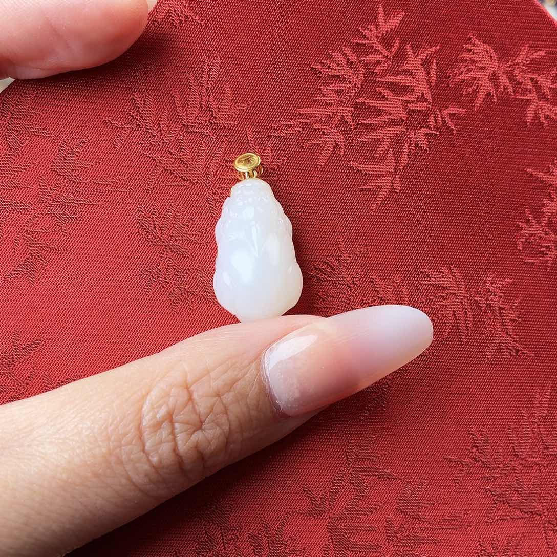 和田玉18K金镶嵌颈饰