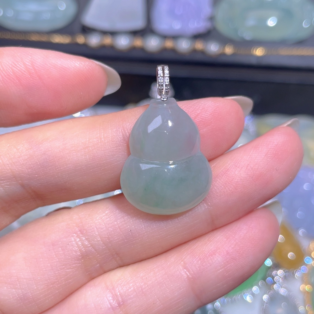 颈饰18K金镶嵌翡翠翡翠