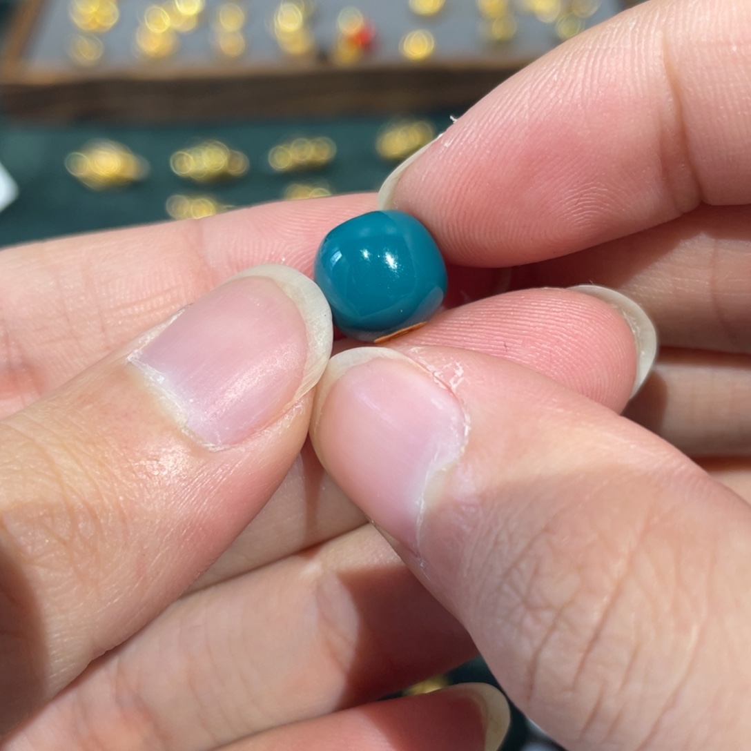 10.8绿色珐珠一个