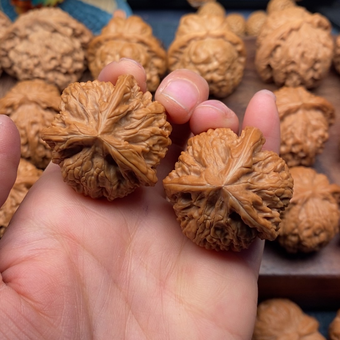 文玩核桃把件36全品，玉龙球奔