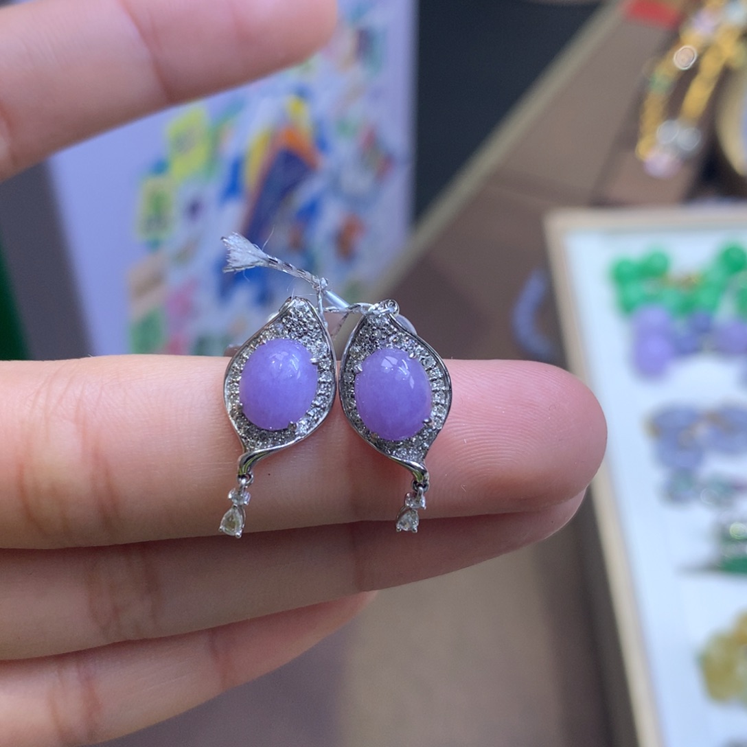 用***0翡翠18K金镶嵌颈饰翡翠