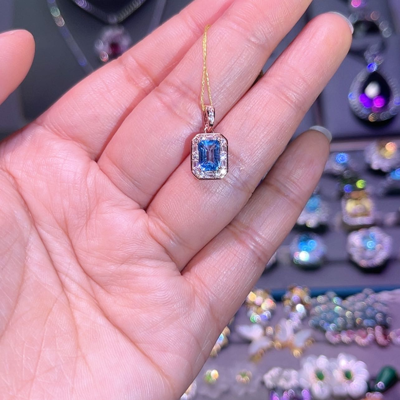 【闪购商品】托帕石吊坠(赠链)银S925镶嵌