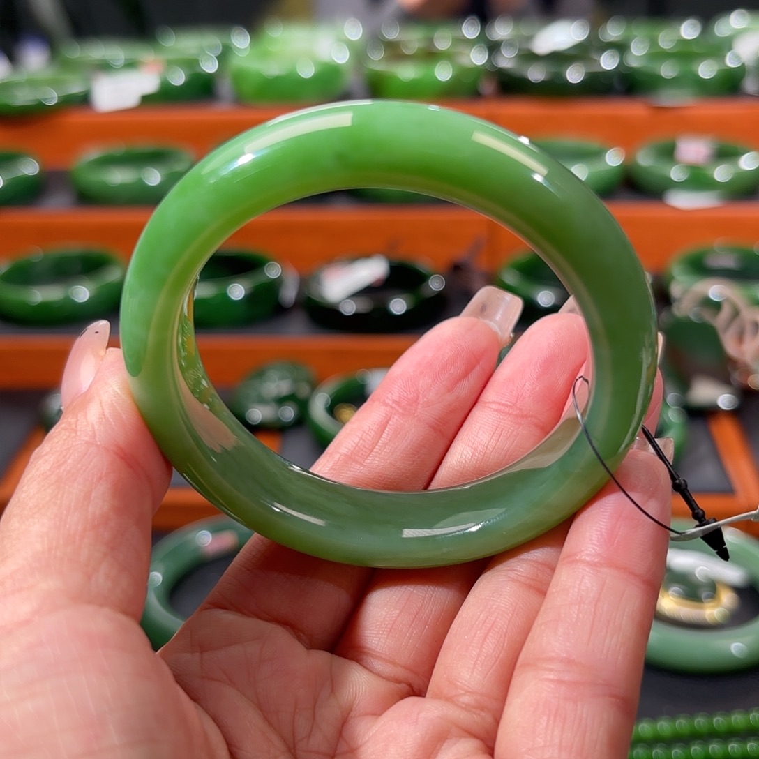 和田玉未镶嵌手镯粉绿猫眼55