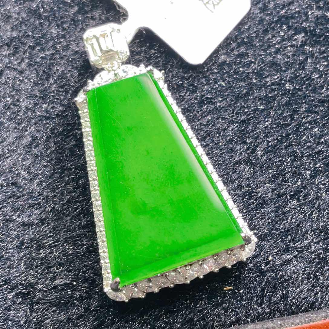 翡翠颈饰未镶嵌43，