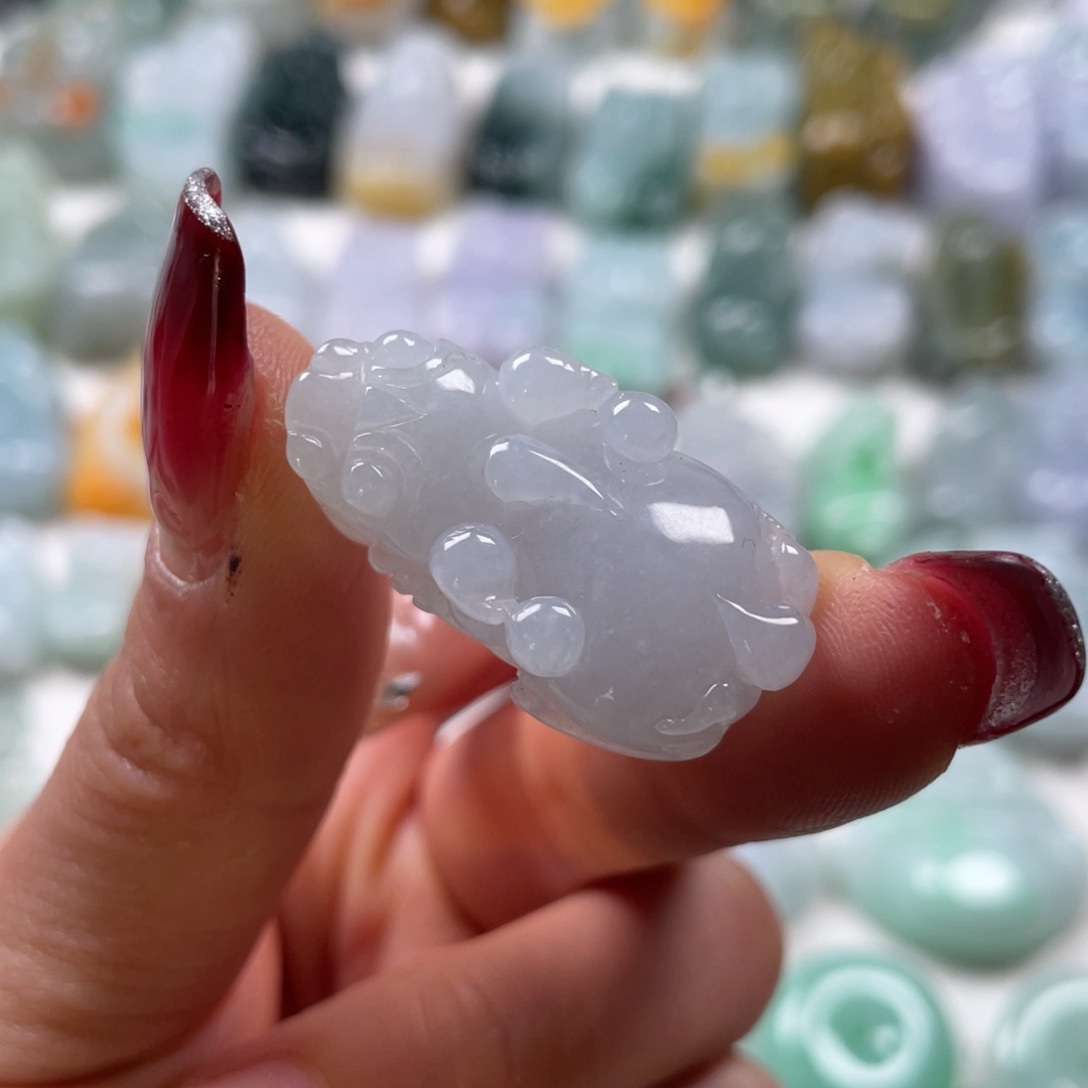 翡翠吊坠(赠链)未镶嵌