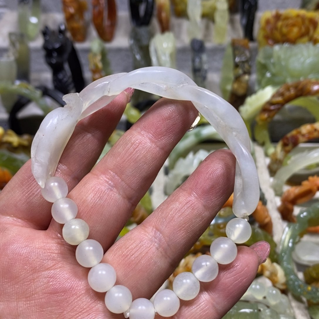 【闪购商品】蛇纹石玉手镯未镶嵌