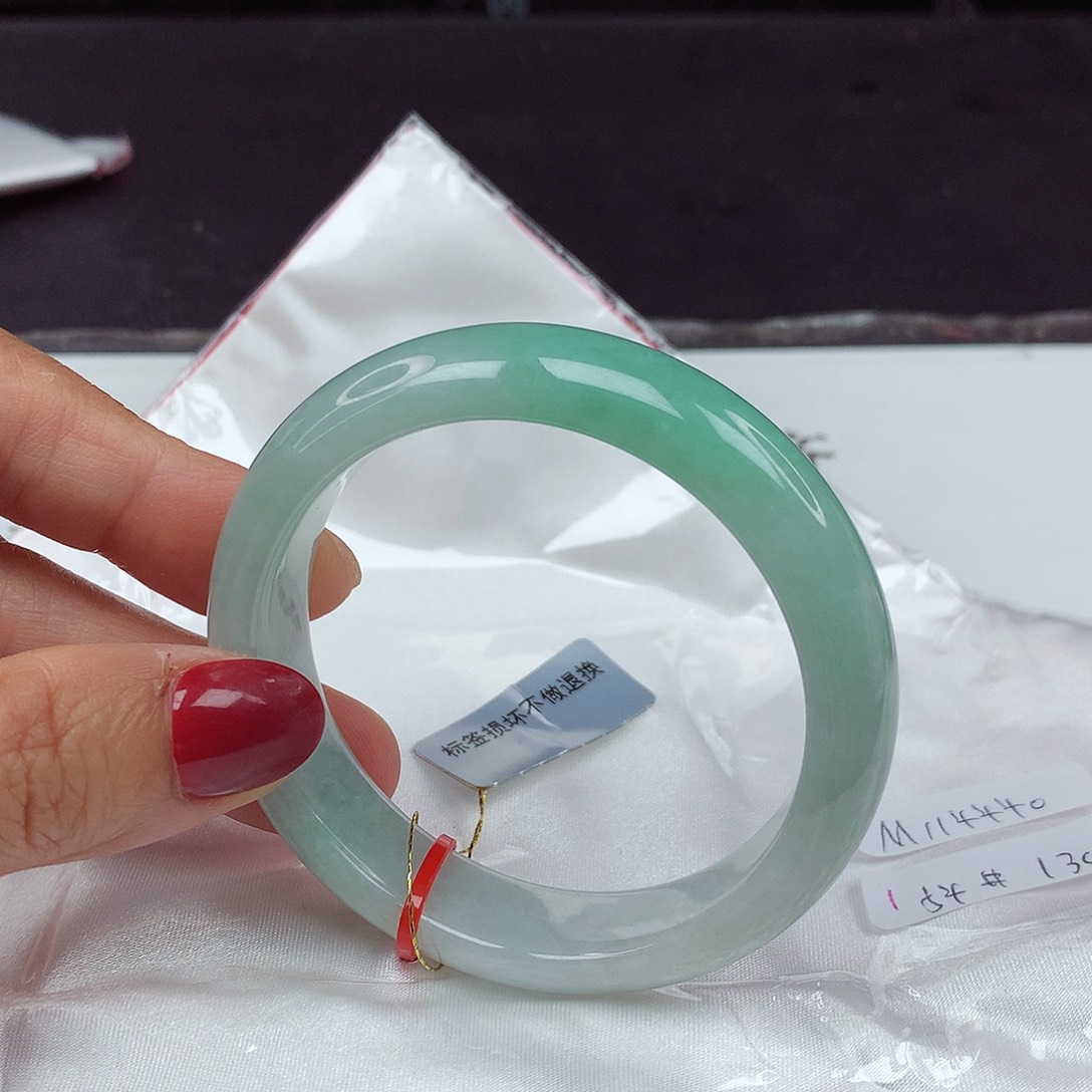 翡翠手镯未镶嵌54圈4440