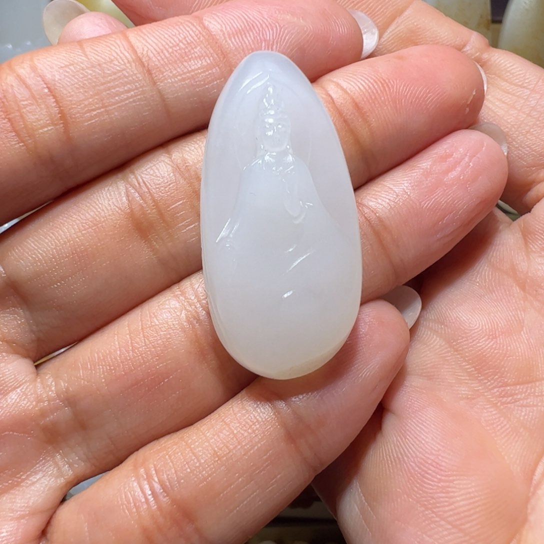 和田玉颈饰未镶嵌烟**朦