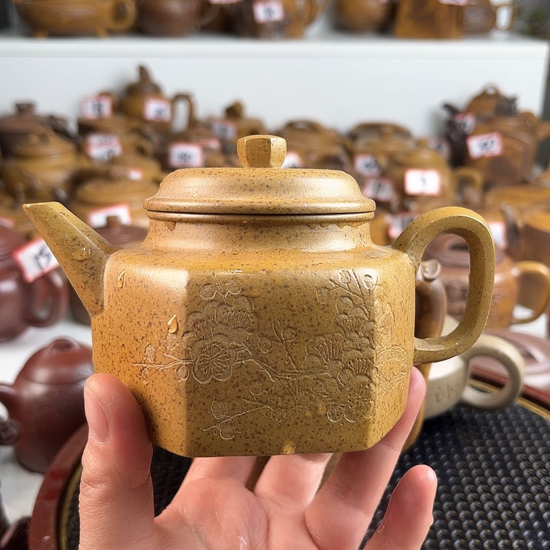 紫泥茶壶有****讲宜兴紫砂